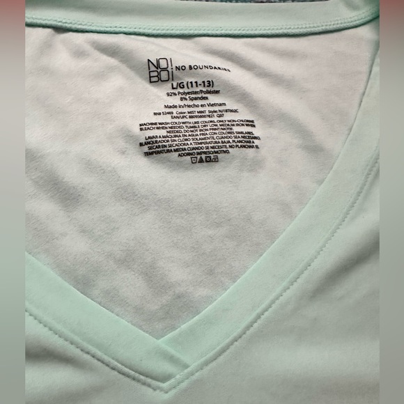 Woman’s athletic tops 🩷 - Picture 3 of 4